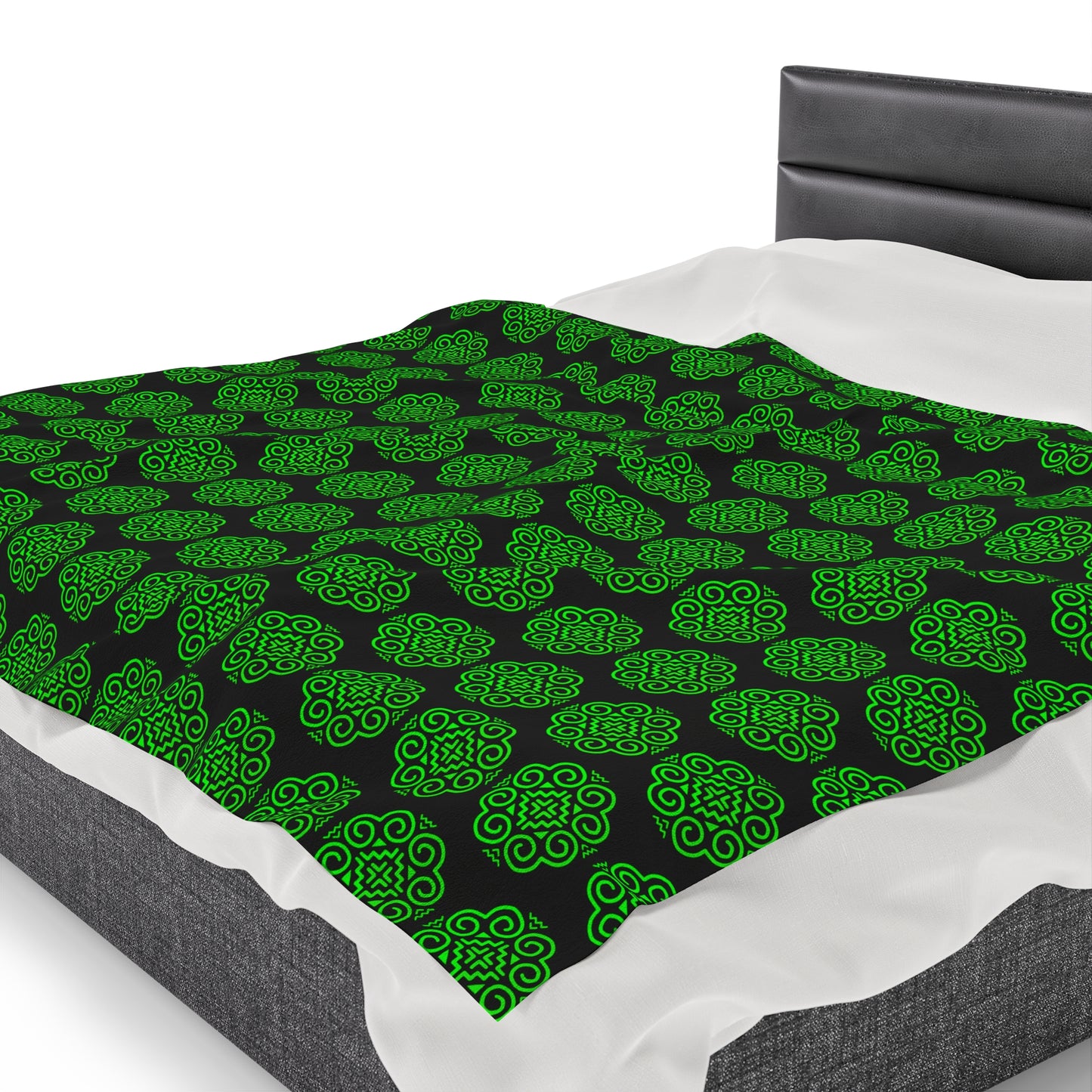 Hmong Velveteen Plush Blanket (black & green)