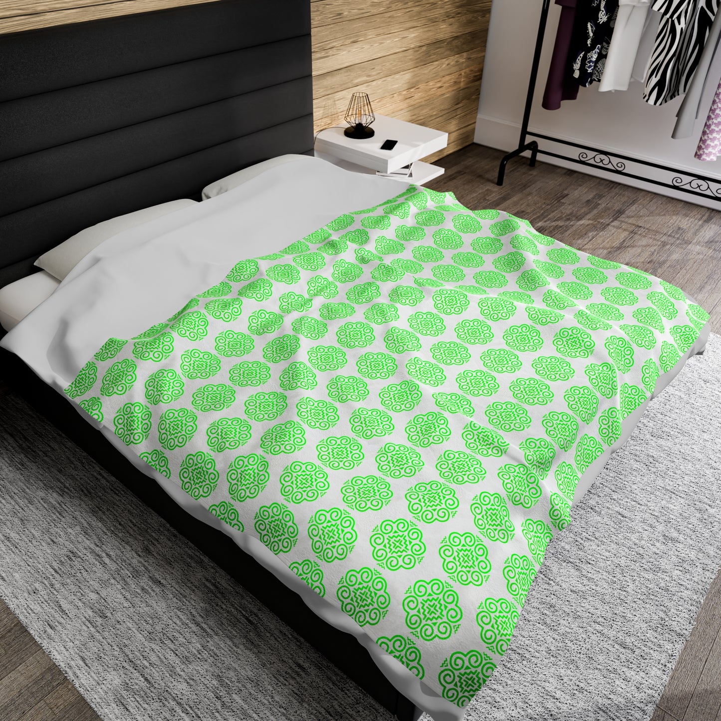 Hmong Velveteen Plush Blanket (white & green)