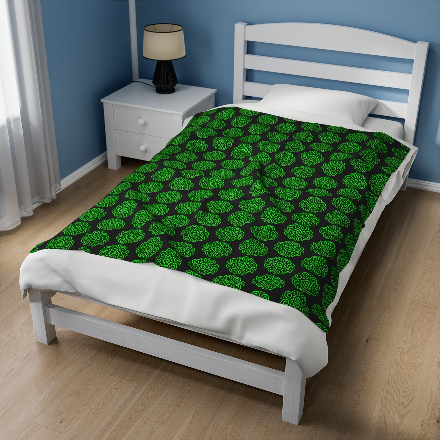 Hmong Velveteen Plush Blanket (black & green)