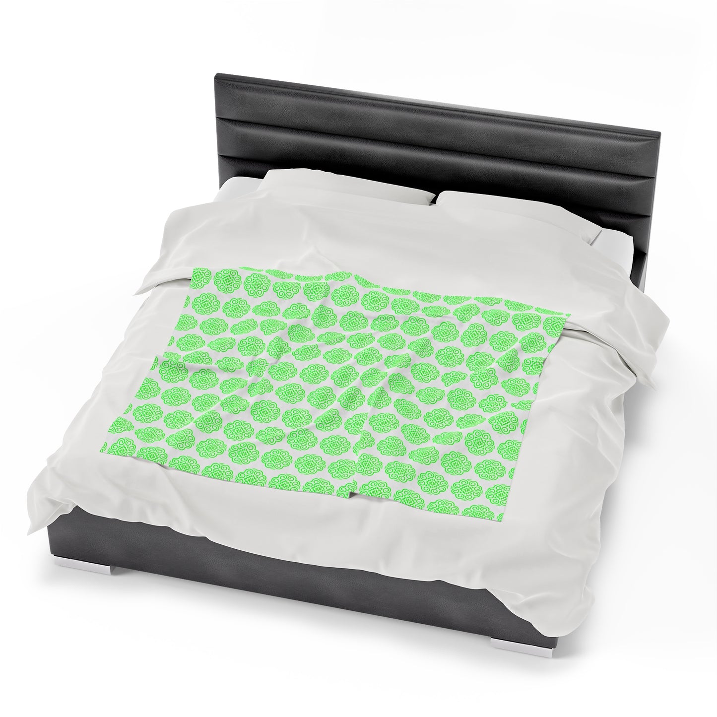 Hmong Velveteen Plush Blanket (white & green)