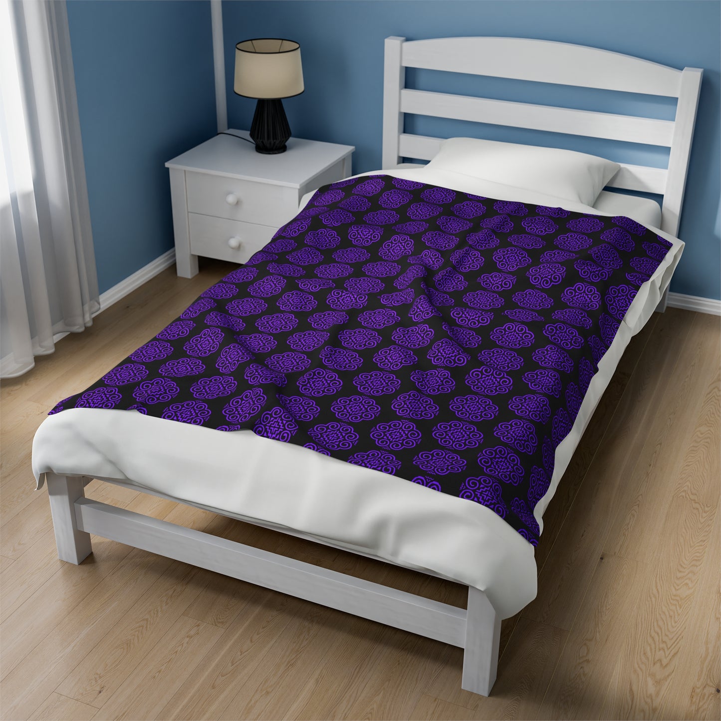 Hmong Velveteen Plush Blanket (black & purple)