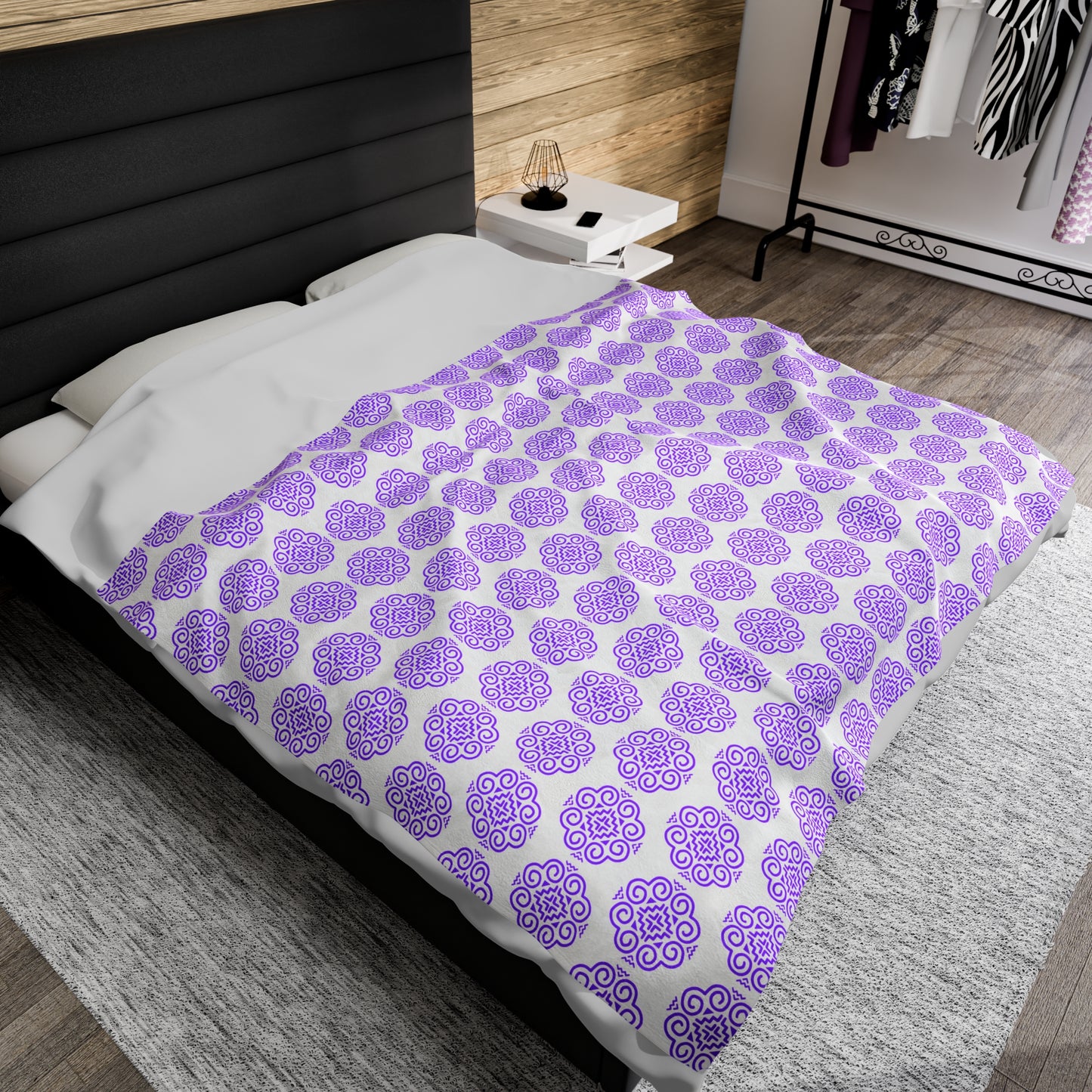 Hmong Velveteen Plush Blanket (white & purple)