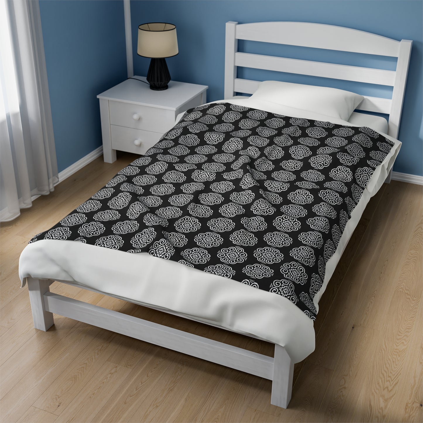Hmong Velveteen Plush Blanket (black & white)