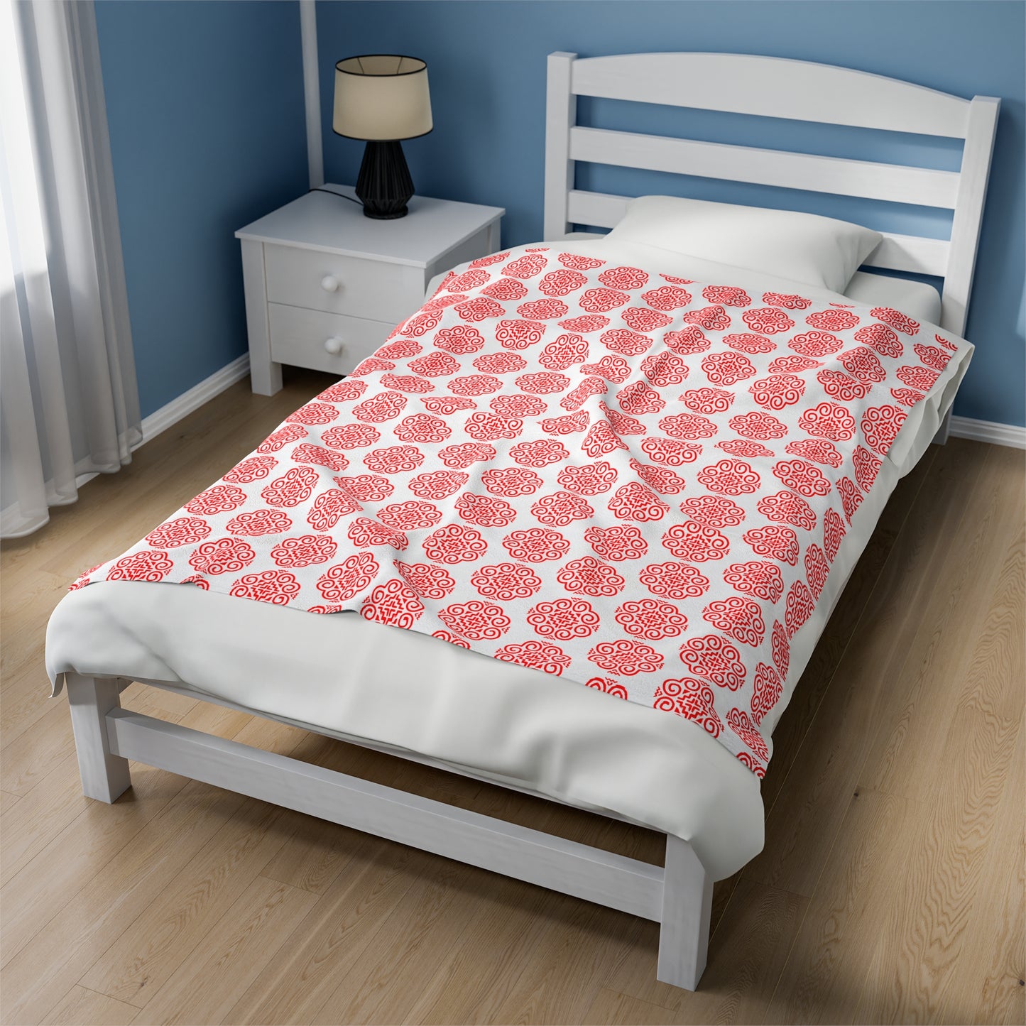 Hmong Velveteen Plush Blanket (white & red)