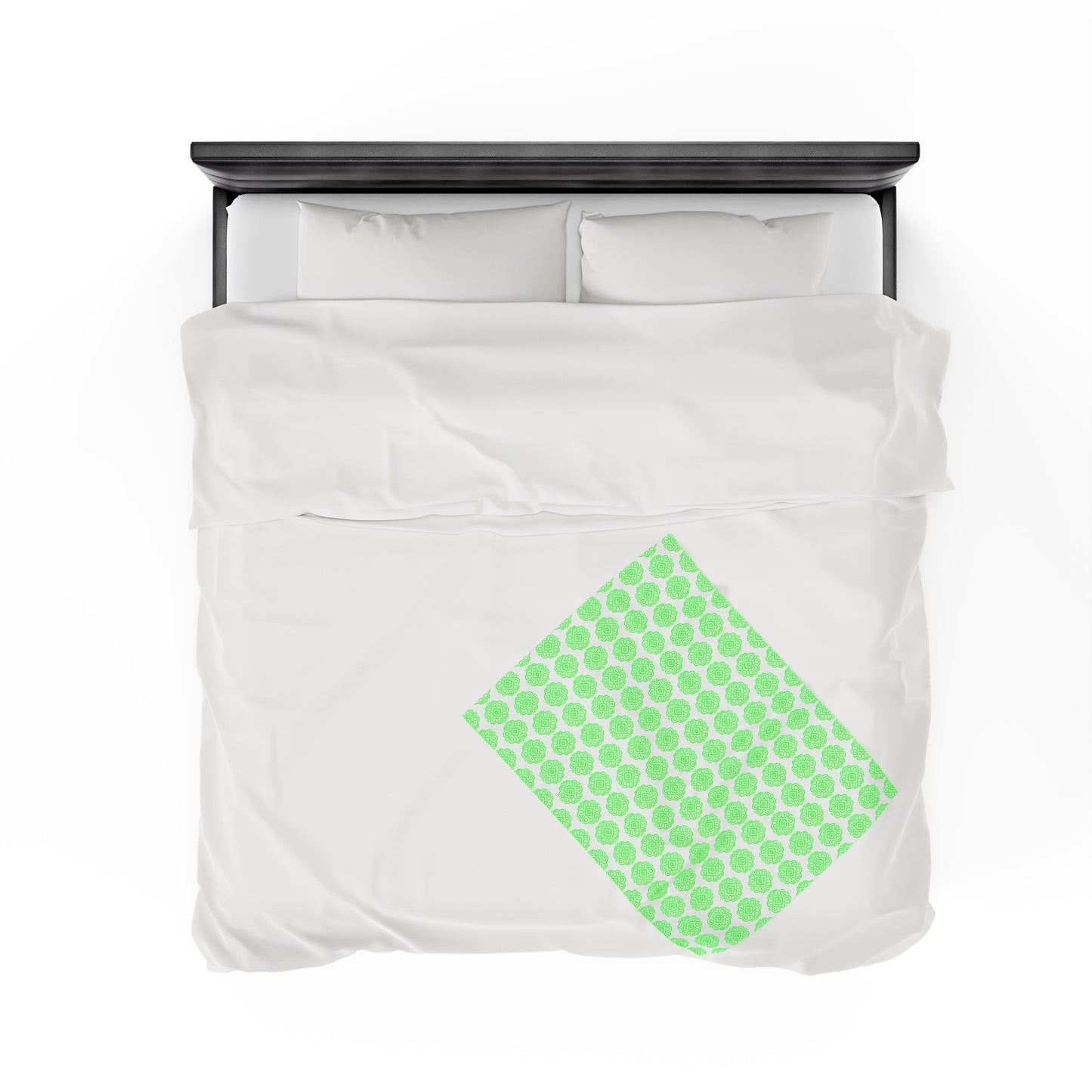 Hmong Velveteen Plush Blanket (white & green)