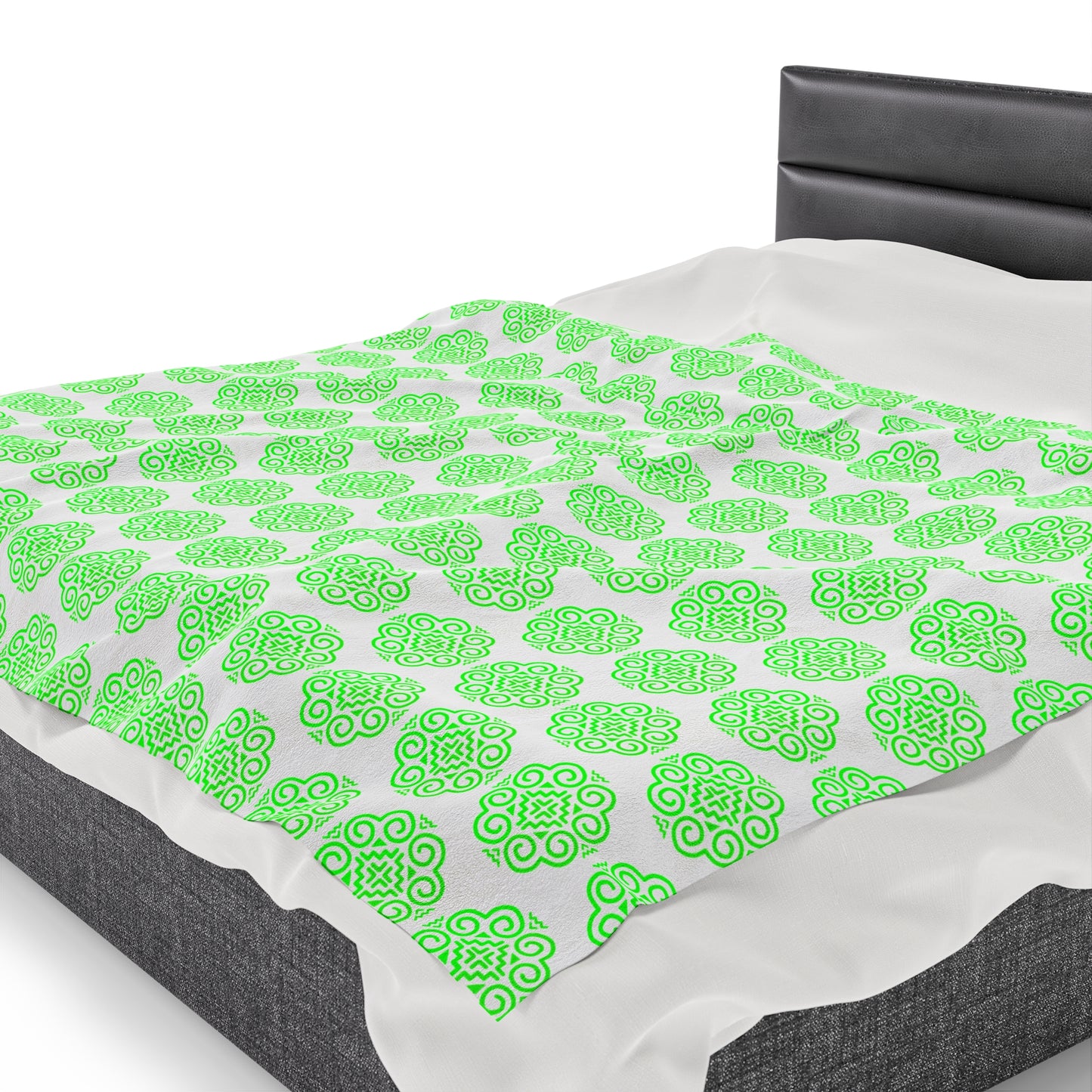 Hmong Velveteen Plush Blanket (white & green)