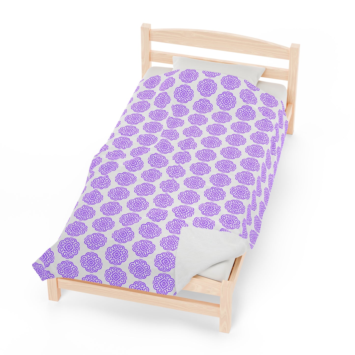 Hmong Velveteen Plush Blanket (white & purple)