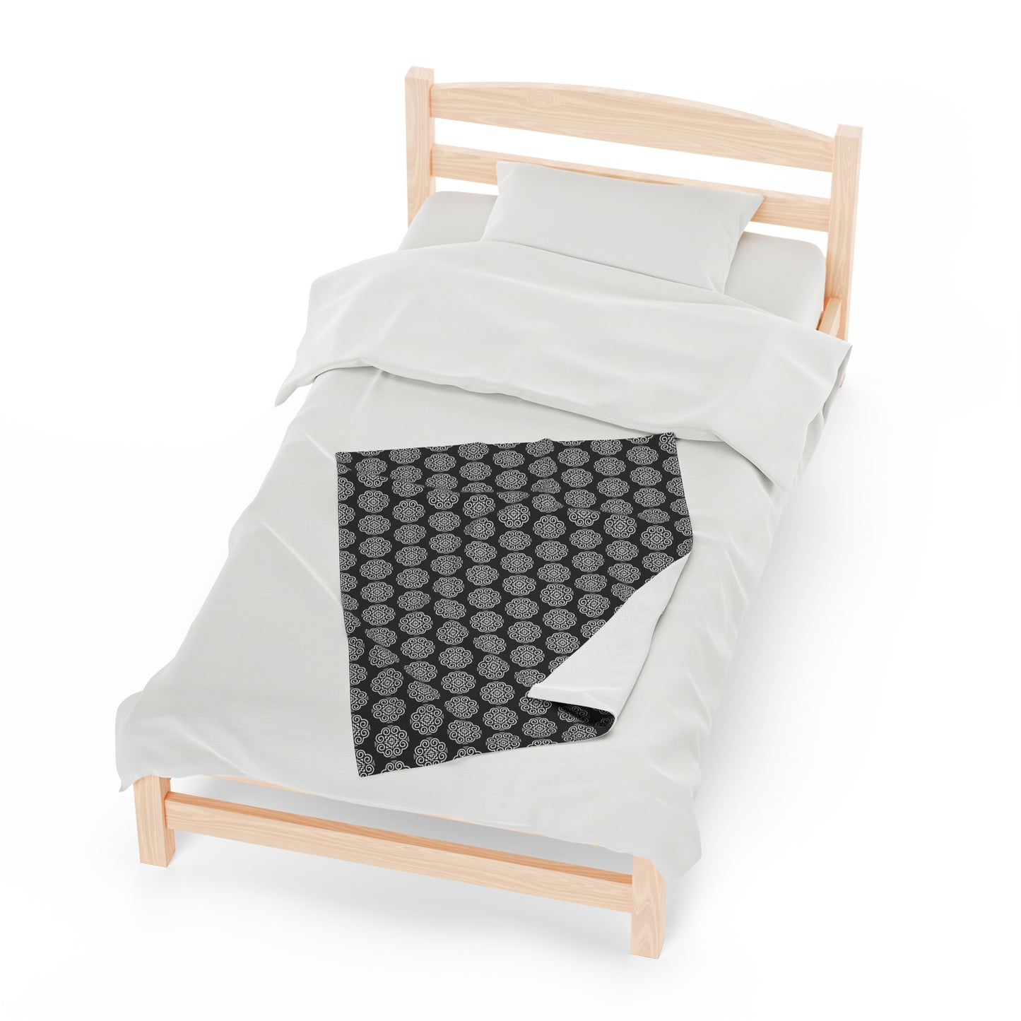 Hmong Velveteen Plush Blanket (black & white)