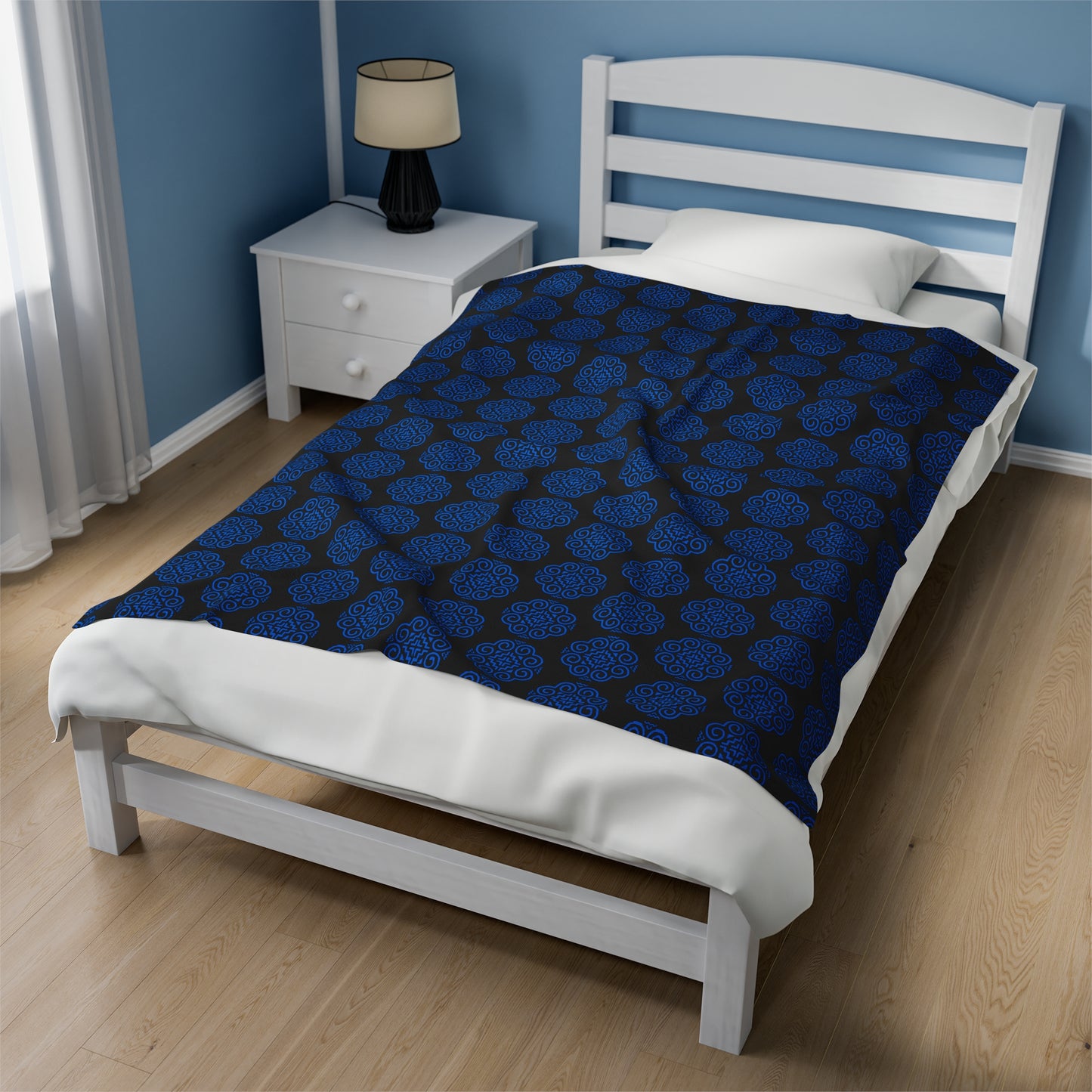 Hmong Velveteen Plush Blanket (black & blue)