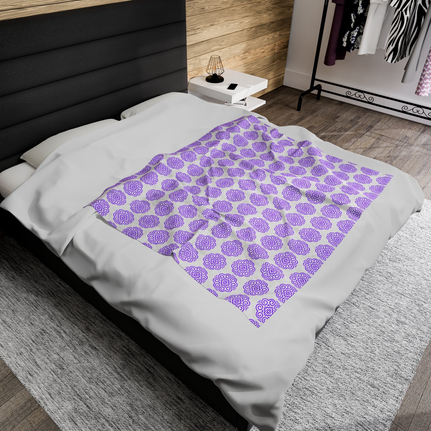 Hmong Velveteen Plush Blanket (white & purple)
