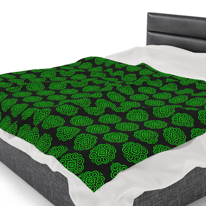 Hmong Velveteen Plush Blanket (black & green)