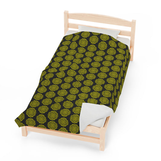 Hmong Velveteen Plush Blanket (black & yellow)