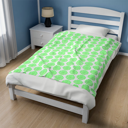 Hmong Velveteen Plush Blanket (white & green)
