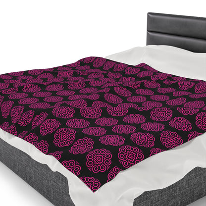 Hmong Velveteen Plush Blanket (black & pink)