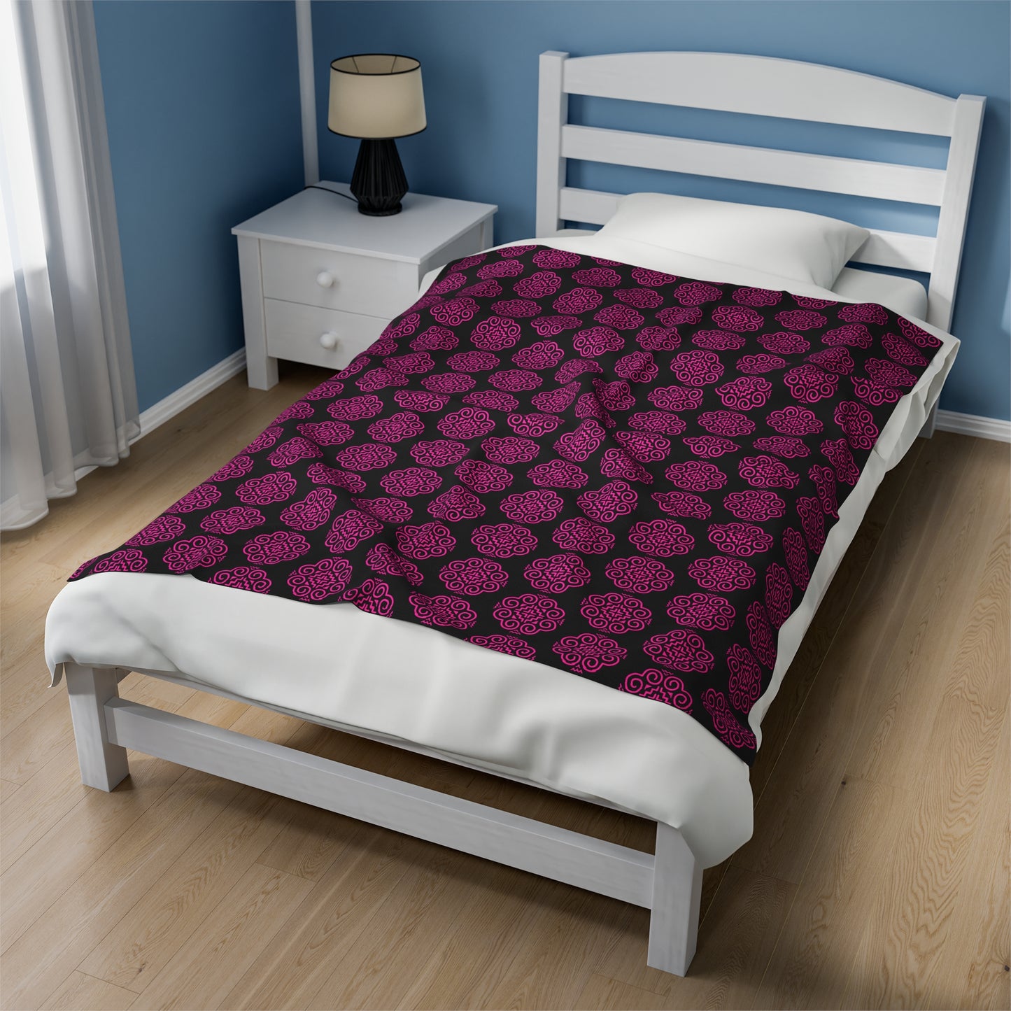 Hmong Velveteen Plush Blanket (black & pink)