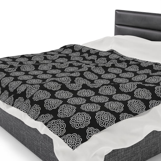 Hmong Velveteen Plush Blanket (black & white)