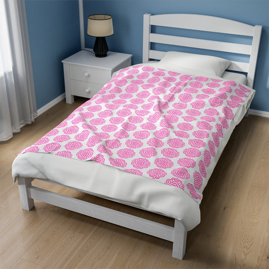 Hmong Velveteen Plush Blanket (white & pink)