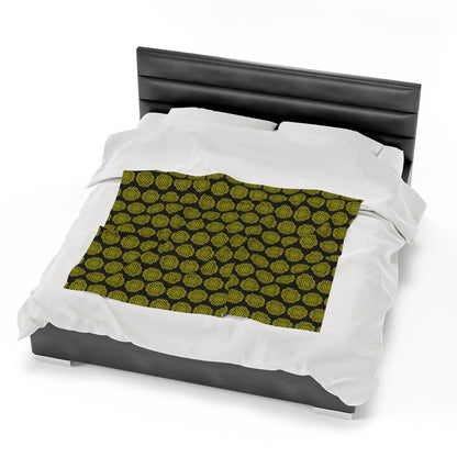 Hmong Velveteen Plush Blanket (black & yellow)