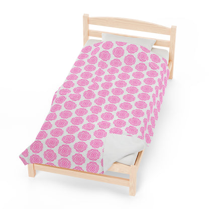Hmong Velveteen Plush Blanket (white & pink)