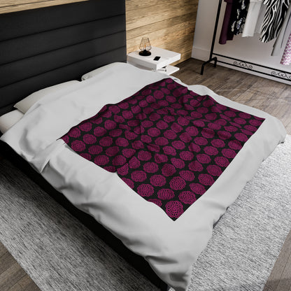 Hmong Velveteen Plush Blanket (black & pink)